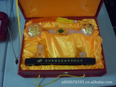 遼寧龍年紀(jì)念品與工藝品市場概覽 產(chǎn)品特色、價(jià)格與供應(yīng)商分析